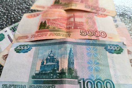 Названы новые факторы риска для рубля