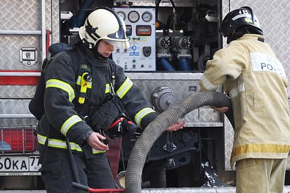 У магазина «Перекресток» потушили возгорание мусорного контейнера