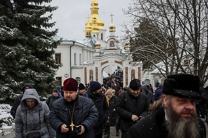 Украинский журналист сбежал от прихожан Киево-Печерской лавры