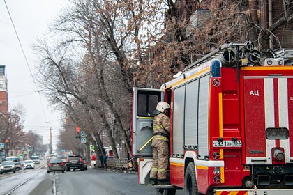 В российском городе загорелся жилой дом