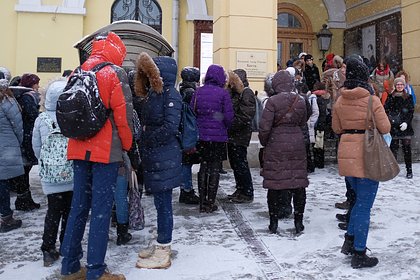 У Большого театра снова собралась очередь за билетами на «Щелкунчика»