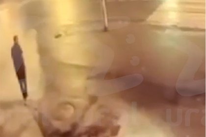 Житель Екатеринбурга кинул два коктейля Молотова в кафе и попал на видео