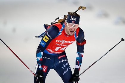Норвежского биатлониста отстранили от гонки за случайный выстрел