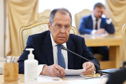 Лавров прилетел в Кению