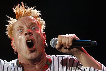 Поклонница лидера Sex Pistols Джонни Роттена проникла в его дом