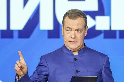 Дмитрий Медведев дал большое интервью. Он порассуждал о НАТО, судьбе Украины и обратился к экс-лидеру Pink Floyd