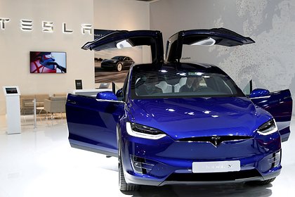 Tesla снизила цены на дорогие электромобили