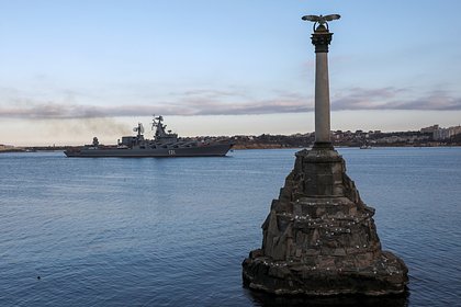 Губернатор Севастополя заявил об атаке украинских девяти БПЛА. В городе приостановили движение катеров и паромов