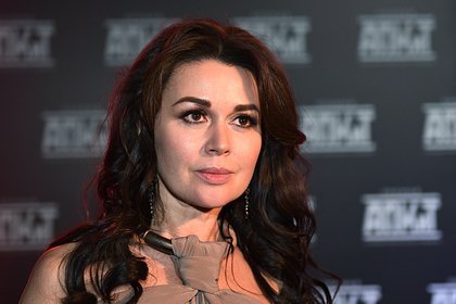 Налоговая заблокировала счета болеющей раком Заворотнюк