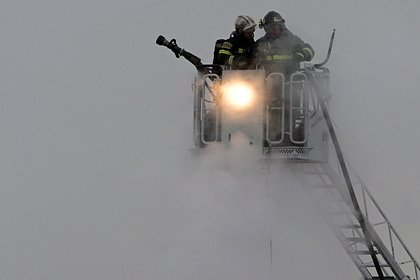 В Подмосковье загорелся цех стекловарения