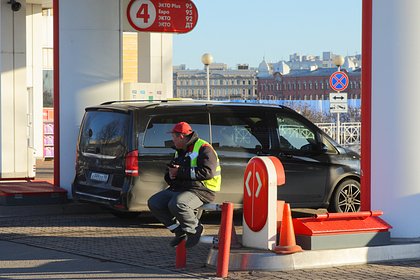 Заправки в России стали возвращать скидки на бензин