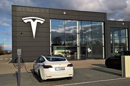 Tesla начала продавать автомобили без зарядки