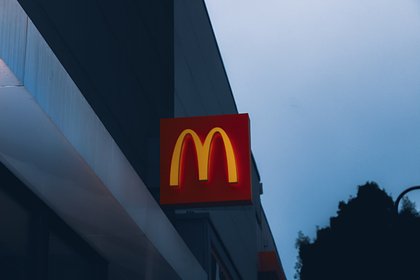 Сеть ресторанов McDonald’s подверглась вандализму из-за поддержки Израиля